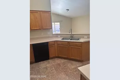 8066 E Sundew Drive, Tucson, AZ 85710 - Photo 7