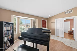 10240 E Juniper Basin Ln, Tucson, AZ 85748 - Photo 9