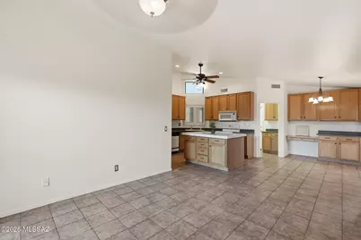 2125 E Cypress Canyon Drive, Green Valley, AZ 85614 - Photo 11