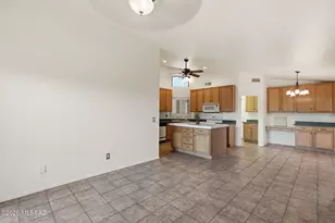 2125 E Cypress Canyon Dr, Green Valley, AZ 85614 - Photo 11