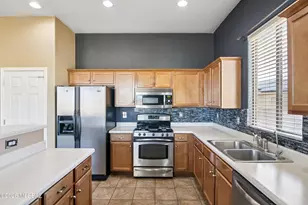 8202 W Calle Sancho Panza, Tucson, AZ 85757 - Photo 3