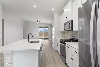 7706 S Wild Prairie Drive, Tucson, AZ 85757 - Photo 5