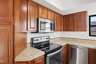 6651 N Campbell Ave, Tucson, AZ 85718 - Photo 9