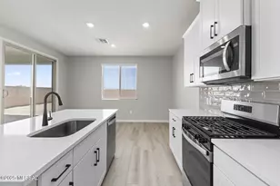 7714 S Wild Pr Dr, Tucson, AZ 85757 - Photo 5