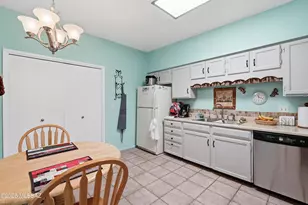 1407 W Camino Calderon, Green Valley, AZ 85622 - Photo 11