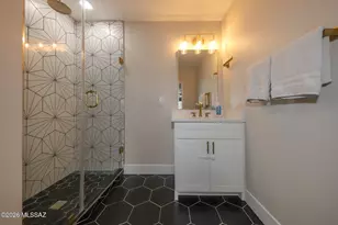 2110 E Grant Rd, Tucson, AZ 85719 - Photo 29