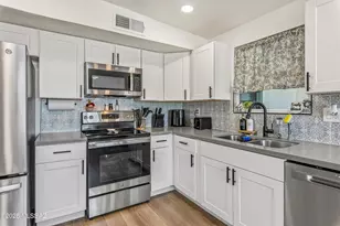 8448 E Ruby Dr, Tucson, AZ 85730 - Photo 11