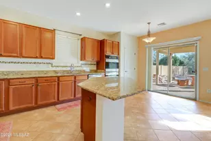 86 E Calle Trona, Green Valley, AZ 85614 - Photo 3