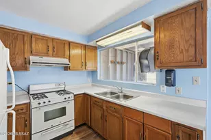 1031 S Magnolia Ave, Tucson, AZ 85711 - Photo 7