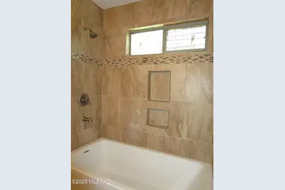 8223 S Placita Bilbao, Tucson, AZ 85747 - Photo 11