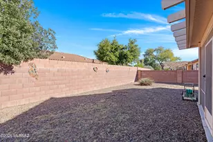 9513 N Twinkling Shadows Way, Tucson, AZ 85743 - Photo 25