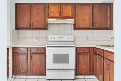 101 E La Grosella, Green Valley, AZ 85614 - Photo 9