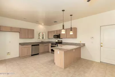10006 N Bighorn Butte Drive, Tucson, AZ 85737 - Photo 11