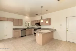 10006 N Bighorn Butte Dr, Tucson, AZ 85737 - Photo 11
