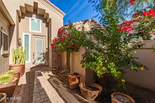 10006 N Bighorn Butte Dr, Tucson, AZ 85737 - Photo 5