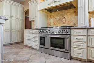 6610 E Circulo Invierno, Tucson, AZ 85750 - Photo 9