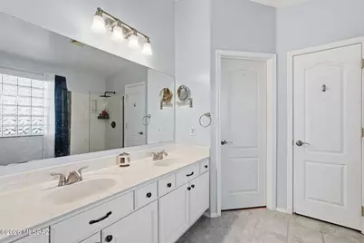 11836 N Crescendo Drive, Tucson, AZ 85737 - Photo 13