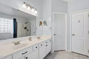 11836 N Crescendo Dr, Tucson, AZ 85737 - Photo 13