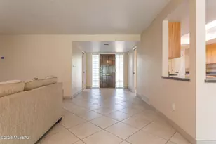 531 S Paseo La Rueda Cir, Green Valley, AZ 85614 - Photo 5