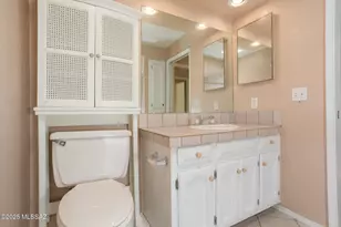 531 S Paseo La Rueda Cir, Green Valley, AZ 85614 - Photo 23