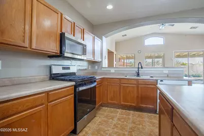 8428 N Red Rock Ridge Court, Tucson, AZ 85742 - Photo 11