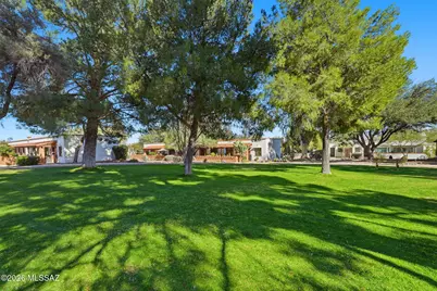 233 S Paseo Pena #B, Green Valley, AZ 85614 - Photo 23