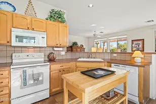 9402 N Wishing Star Dr, Tucson, AZ 85743 - Photo 11