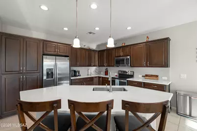 1350 E Claystone Drive, Green Valley, AZ 85614 - Photo 9