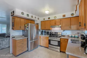 950 S Abrego Dr, Green Valley, AZ 85614 - Photo 7