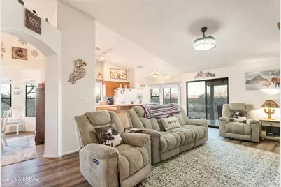 5230 E Pioneer Lane, Hereford, AZ 85615 - Photo 5