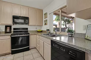 9516 N Blackbird Pl, Tucson, AZ 85742 - Photo 13