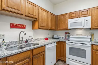 679 W Sunlight Lane, Tucson, AZ 85704 - Photo 11