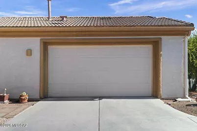 2020 W Cactus Run Drive, Green Valley, AZ 85622 - Photo 3
