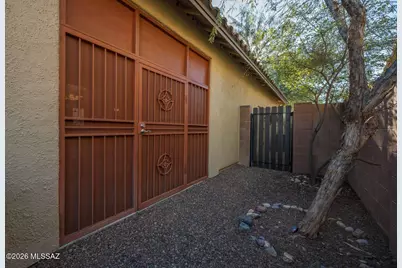 10373 E Loveless Gardner Lane, Tucson, AZ 85747 - Photo 31
