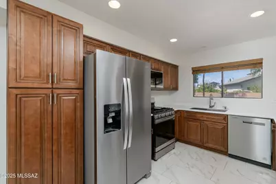 9151 N Eaglestone Loop, Tucson, AZ 85742 - Photo 5