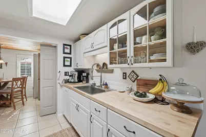 8000 E Beverly Street, Tucson, AZ 85710 - Photo 11