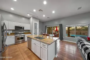 8286 N Amber Burst Dr, Tucson, AZ 85743 - Photo 9