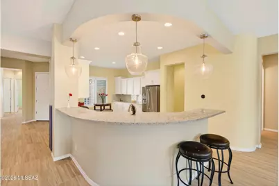 732 E Romsdalen Road, Oro Valley, AZ 85755 - Photo 3