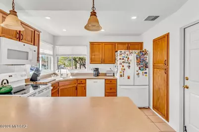 9840 N Stageline Trail, Tucson, AZ 85742 - Photo 17