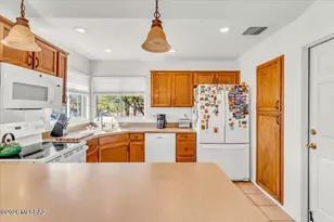 9840 N Stageline Trail, Tucson, AZ 85742 - Photo 17