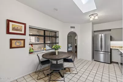 8641 N Candlewood Loop, Tucson, AZ 85704 - Photo 13
