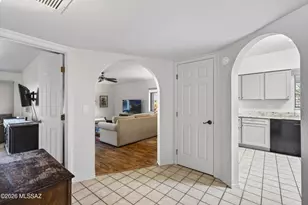 8641 N Candlewood Loop, Tucson, AZ 85704 - Photo 9