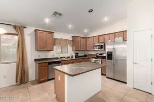 642 W Calle Tolmo, Sahuarita, AZ 85629 - Photo 13