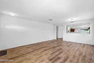 9933 E Rocky Wash Dr, Tucson, AZ 85748 - Photo 5