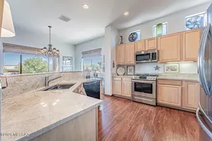 976 W Tenniel Dr, Green Valley, AZ 85614 - Photo 13