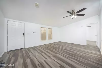 8033 S Farmcreek Drive, Tucson, AZ 85756 - Photo 7