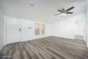 8033 S Farmcreek Dr, Tucson, AZ 85756 - Photo 7