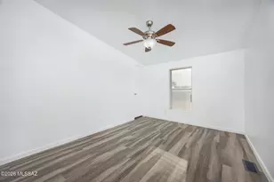 8033 S Farmcreek Dr, Tucson, AZ 85756 - Photo 13