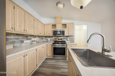 8033 S Farmcreek Drive, Tucson, AZ 85756 - Photo 3