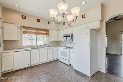 2525 N Camino Reloj, Green Valley, AZ 85614 - Photo 7
